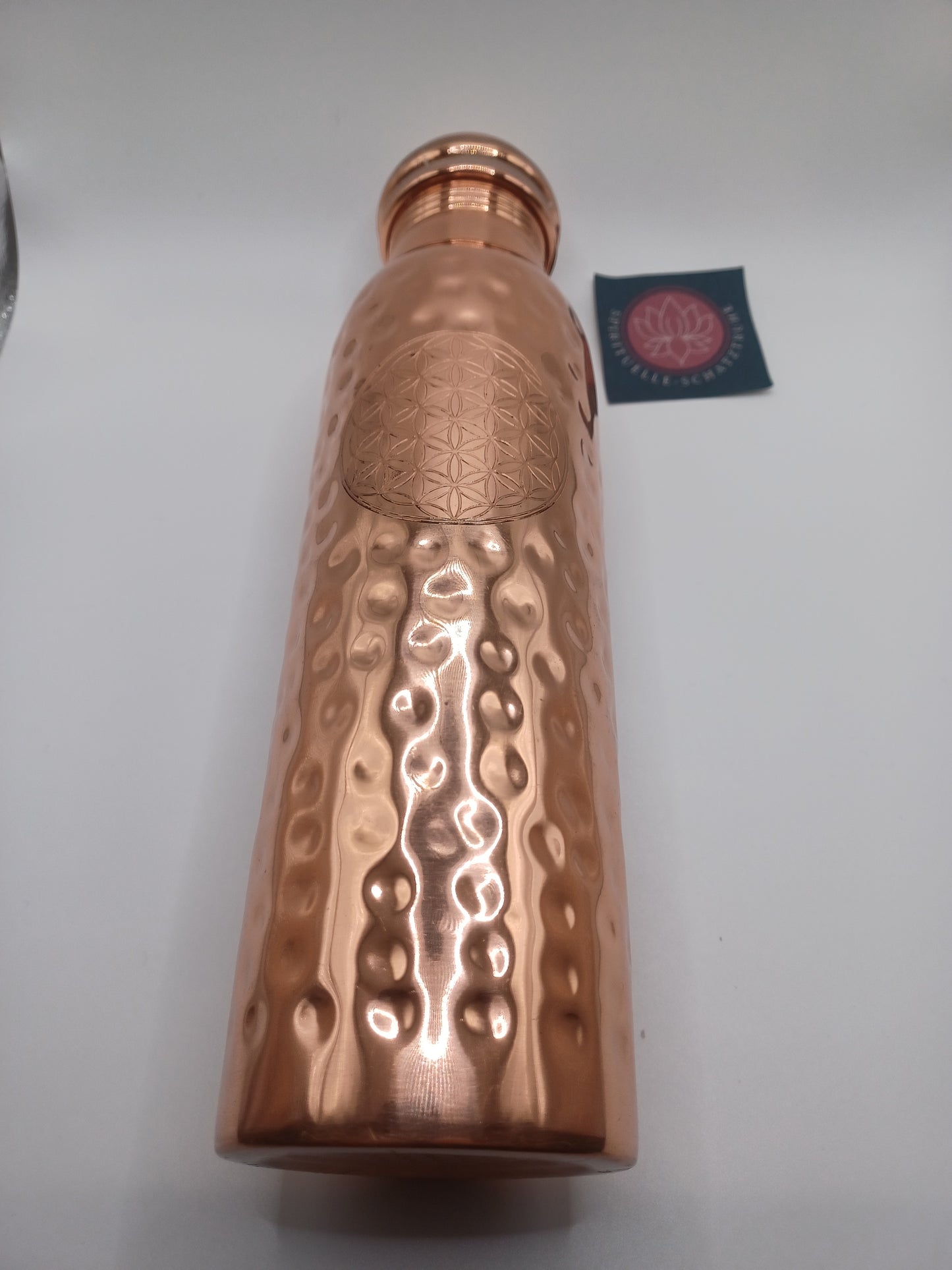 Trinkflasche Kupfer 650 ml Blume des Lebens handgehämmert Ayurveda