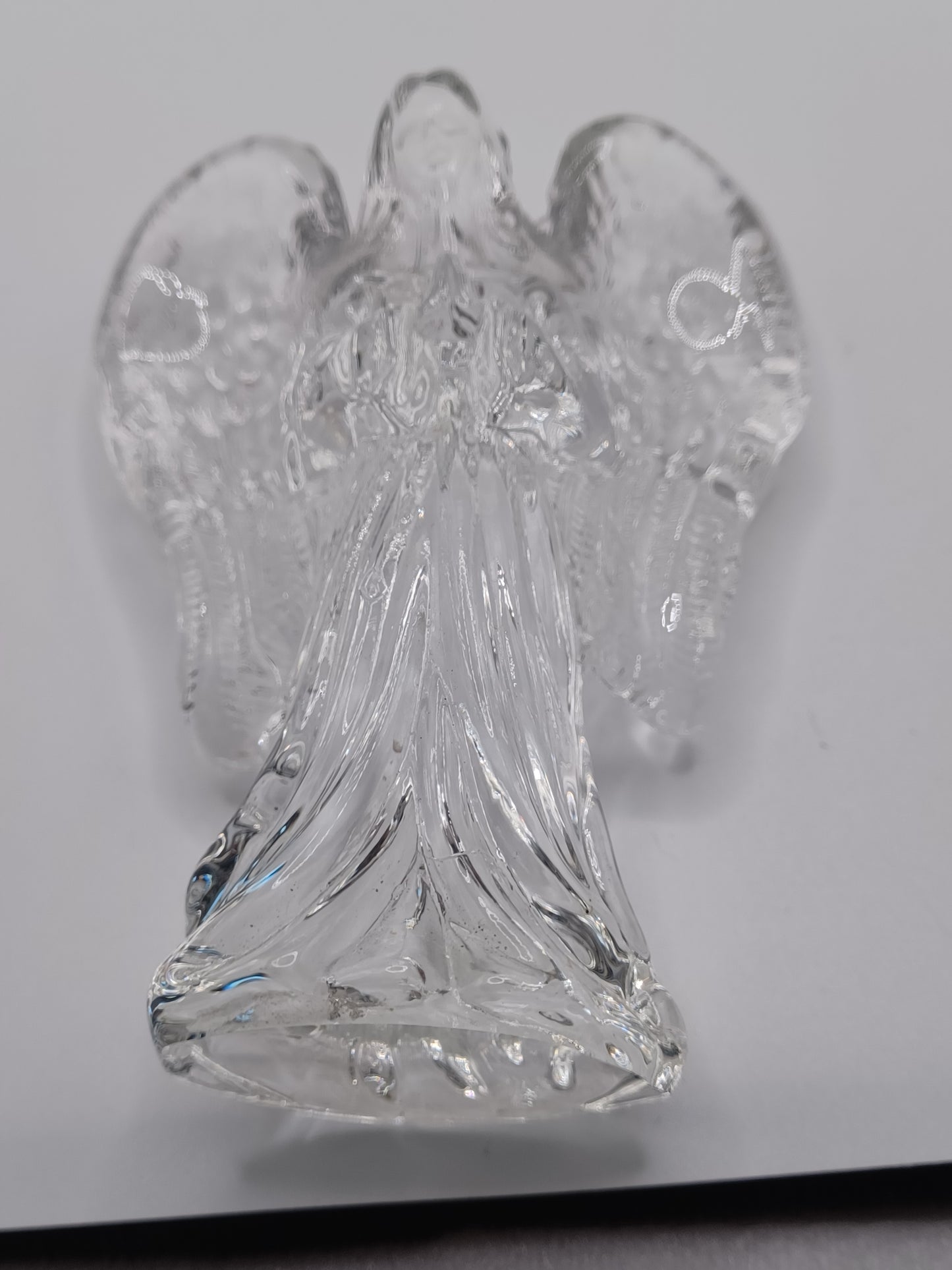 Engel aus Glas mit Milchglasflügel 10,4 x 7 x 3 cm Figur