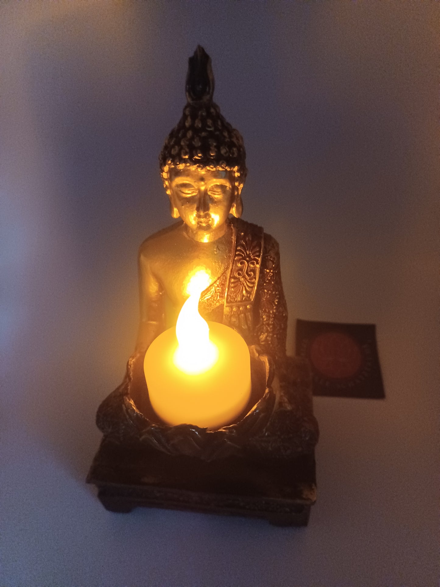 Teelichthalter Buddha aus Poly bunt, gold Glitter 10 x 18 x 9 cm