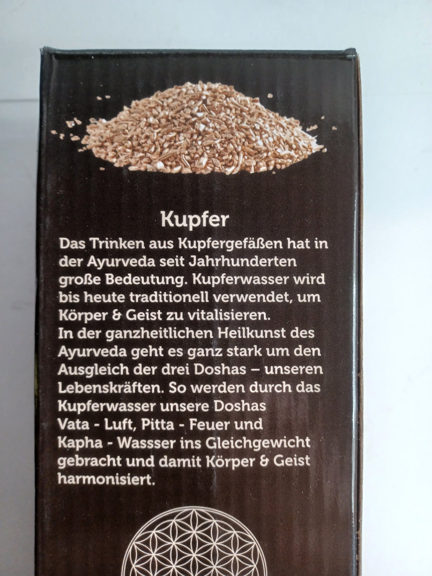 Trinkflasche Kupfer 900 ml Blume des Lebens handgehämmert Ayurveda