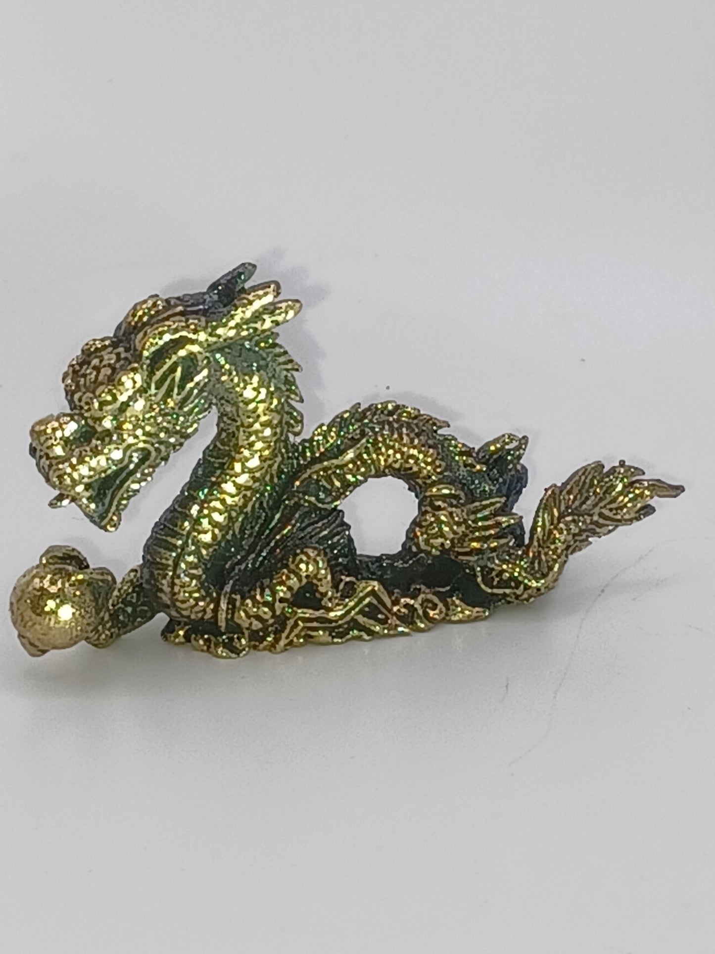 Glücksdrache mit Kugel 5 x 3 cm Messing Glücksbringer Feng Shui