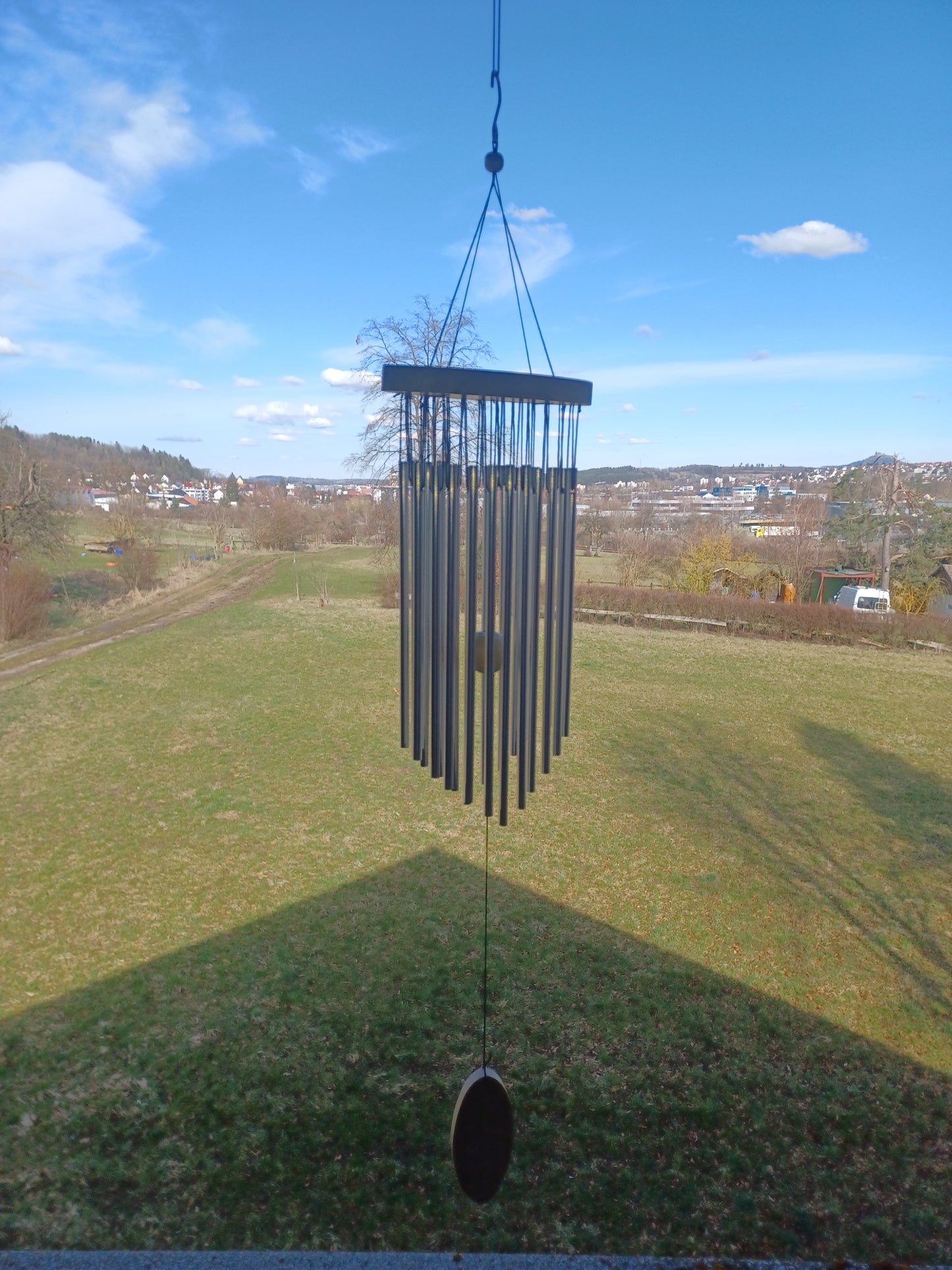 Windspiel mit 22 Klangstäben und Naturholz 25 cm