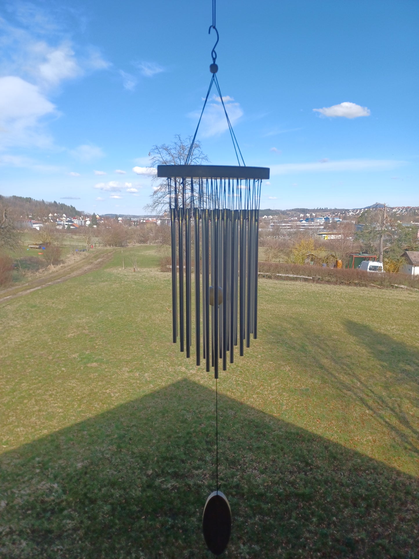 Windspiel mit 22 Klangstäben und Naturholz 25 cm