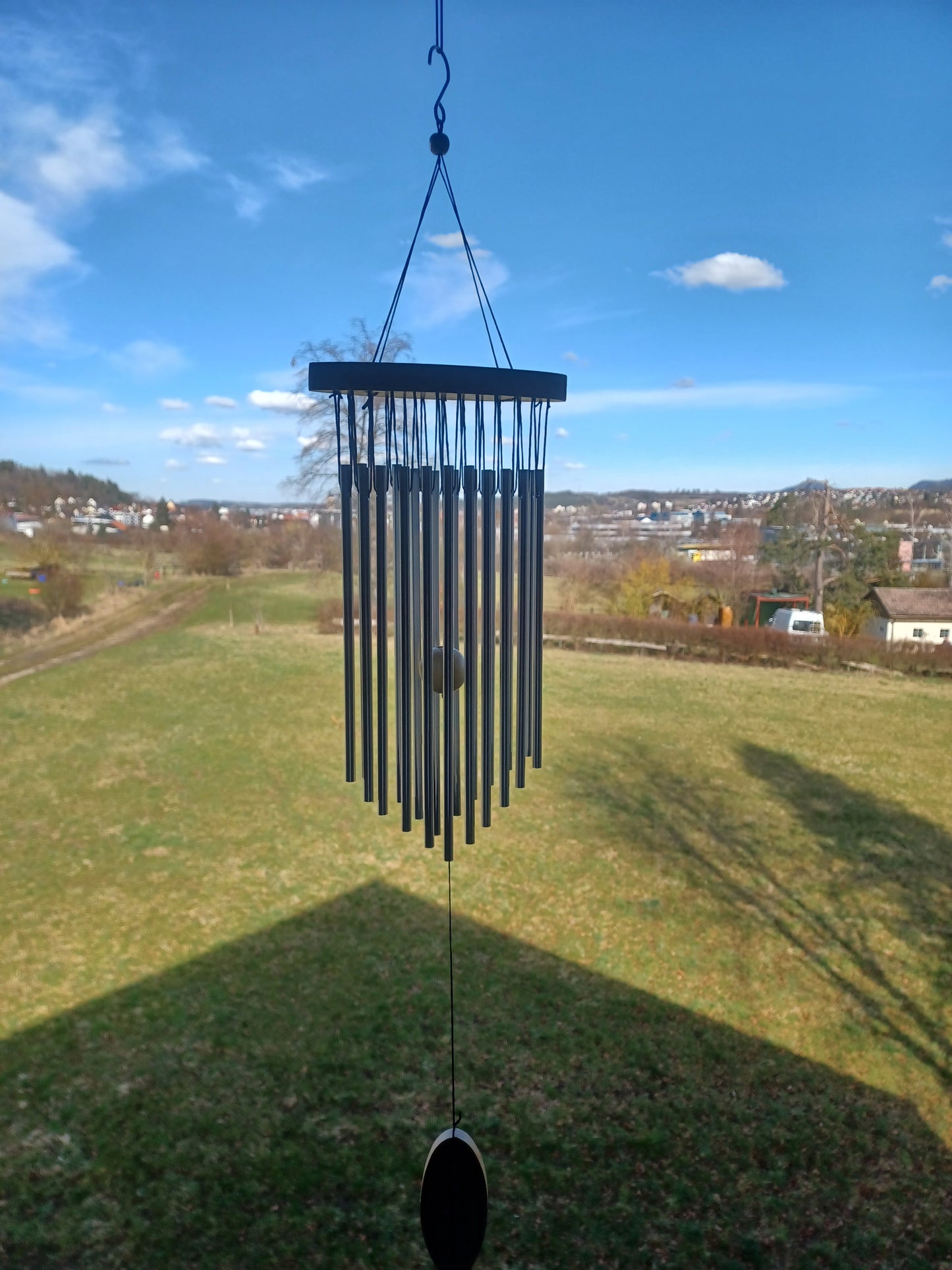 Windspiel mit 22 Klangstäben und Naturholz 25 cm