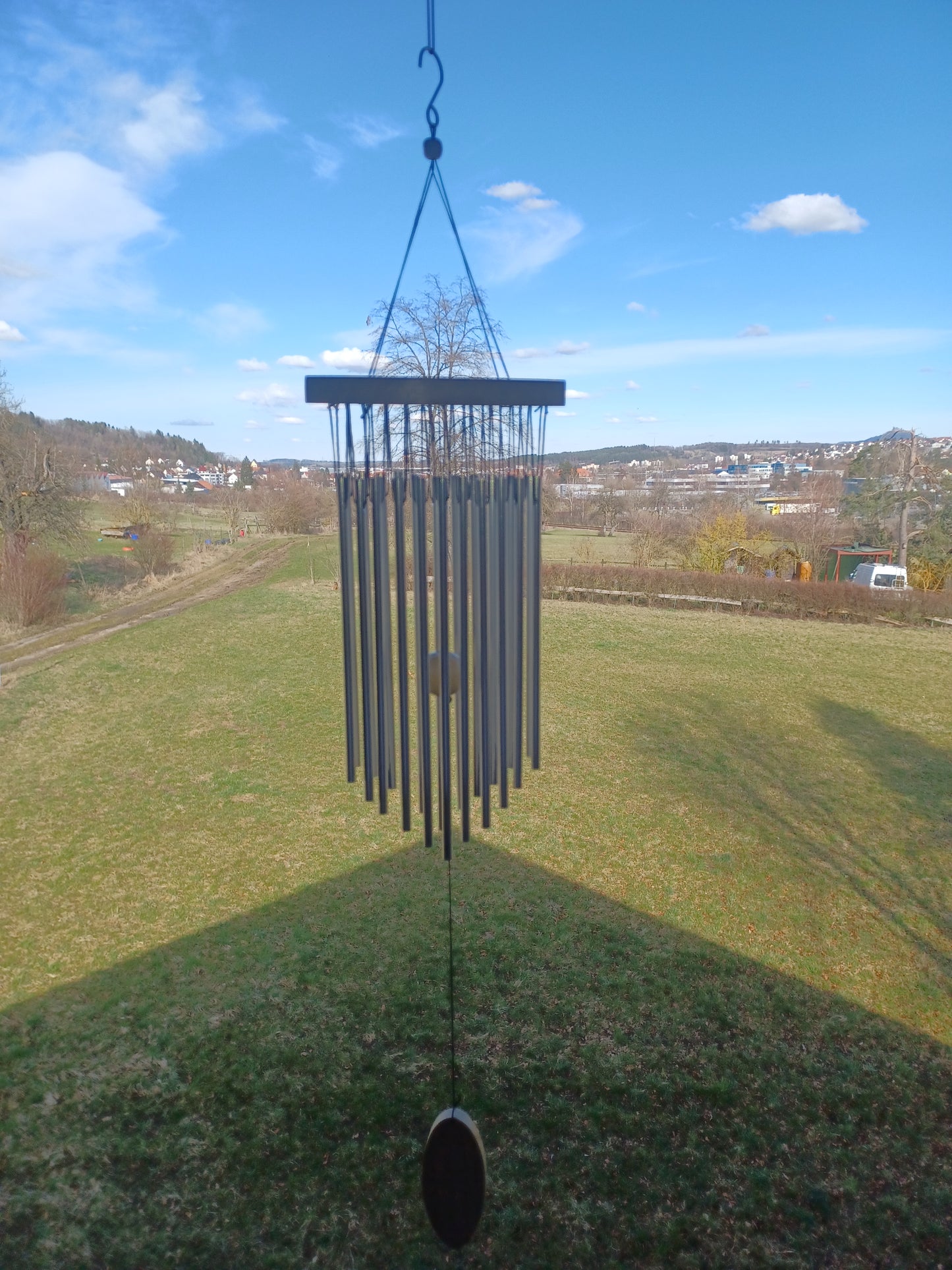 Windspiel mit 22 Klangstäben und Naturholz 25 cm