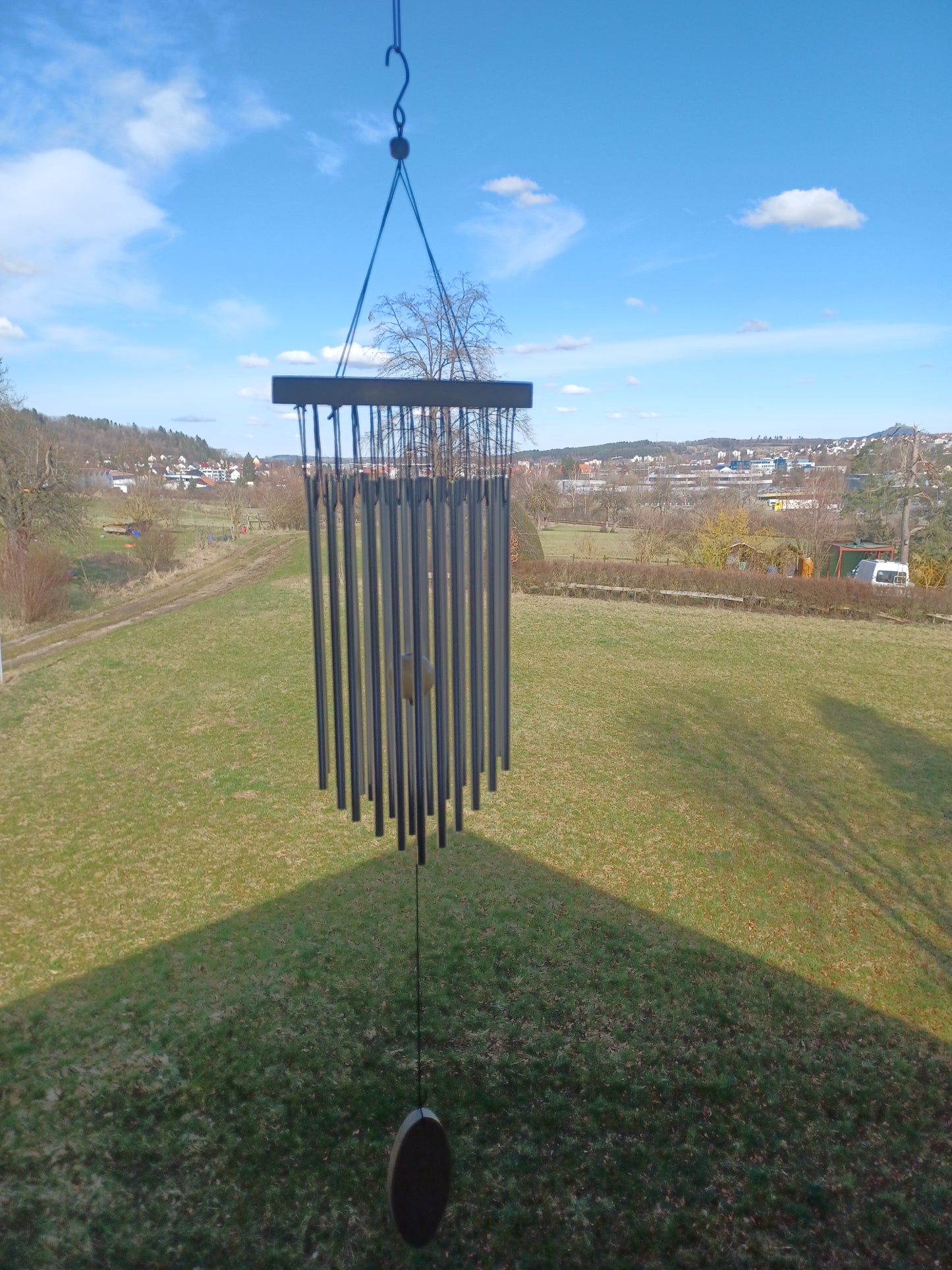 Windspiel mit 22 Klangstäben und Naturholz 25 cm