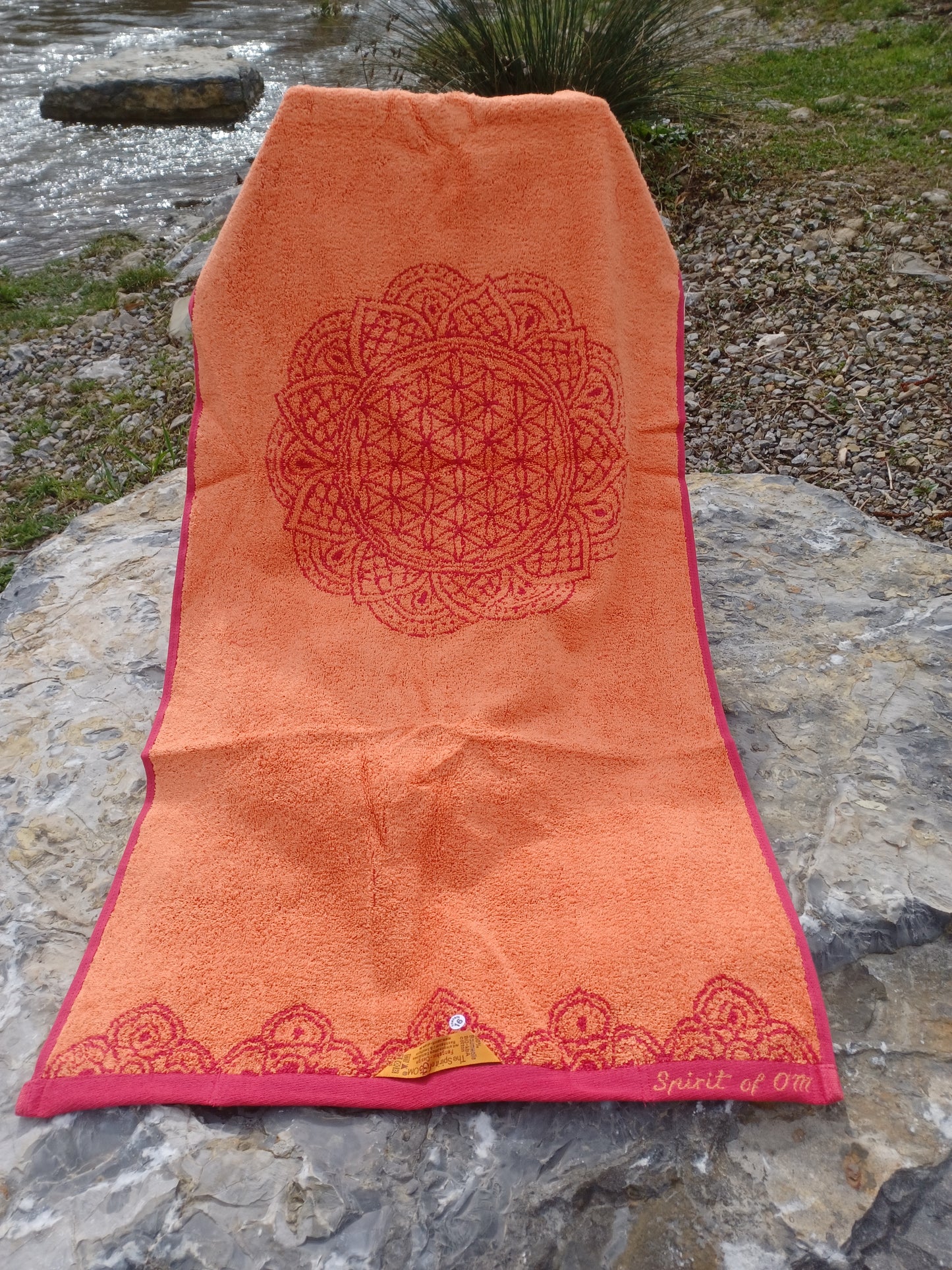 Handtuch Biobaumwolle rubinrot koralle 48 x 109 cm mit Edelsteinen