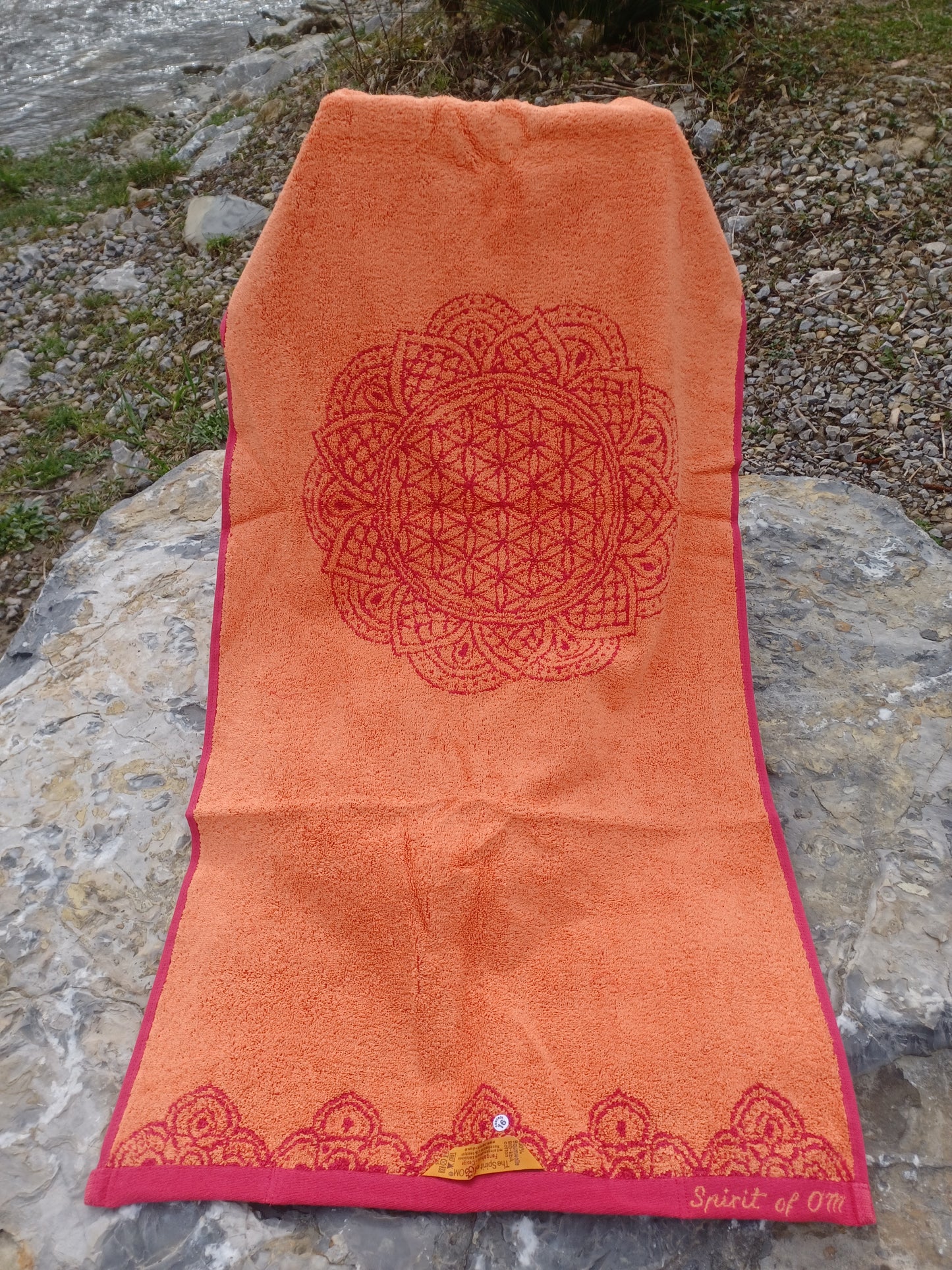Handtuch Biobaumwolle rubinrot koralle 48 x 109 cm mit Edelsteinen