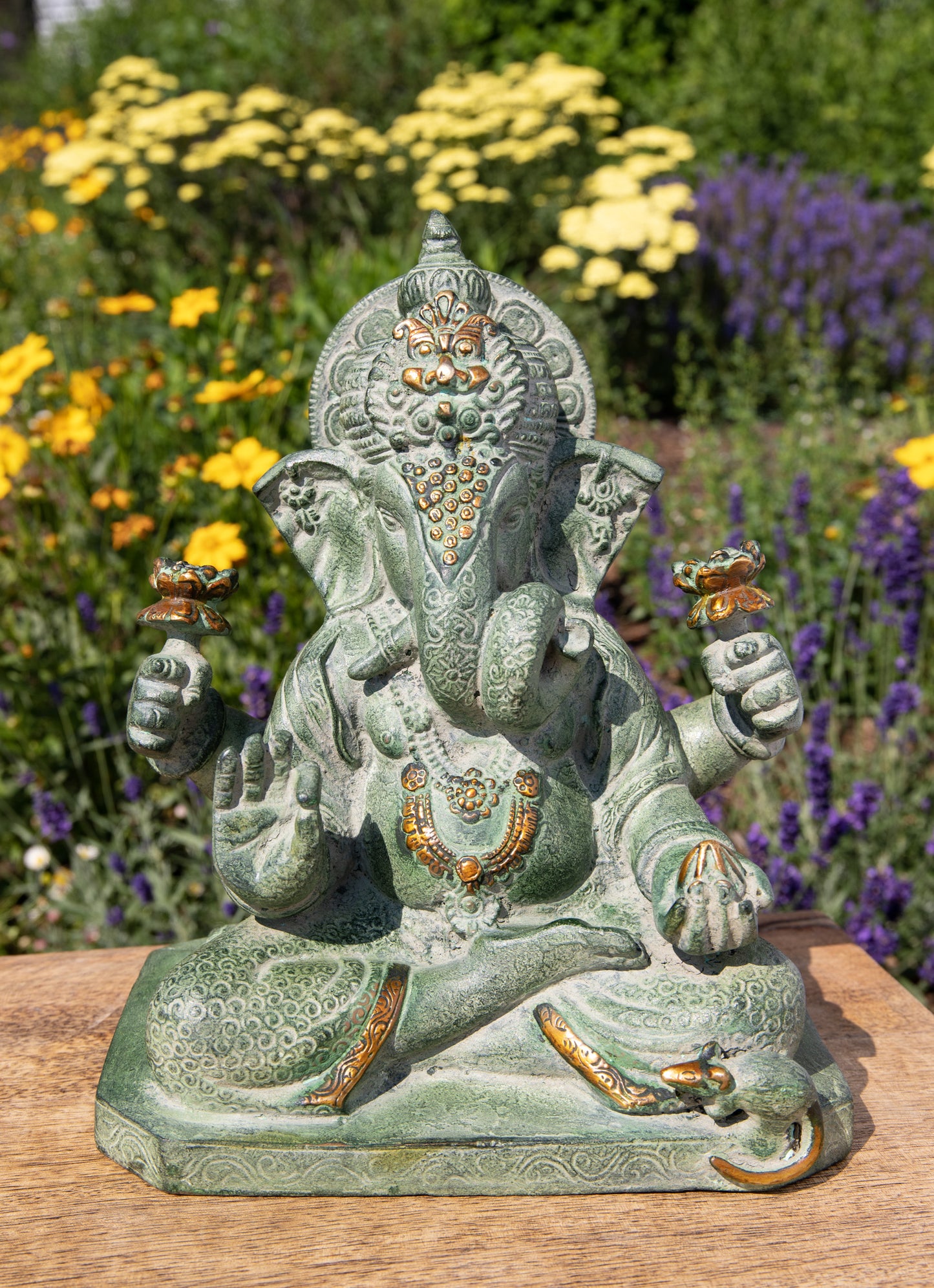 Ganesh grüner Sandstein antik grün mit Gold Finish H: 22,5 cm , 5,3 kg Feng Shui