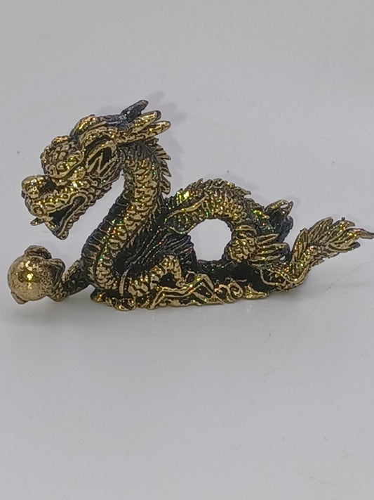 Glücksdrache mit Kugel 5 x 3 cm Messing Glücksbringer Feng Shui