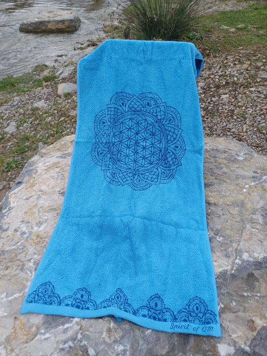 Handtuch Biobaumwolle 48 x 109 cm ozeanblau Blau azur mit Edelsteine