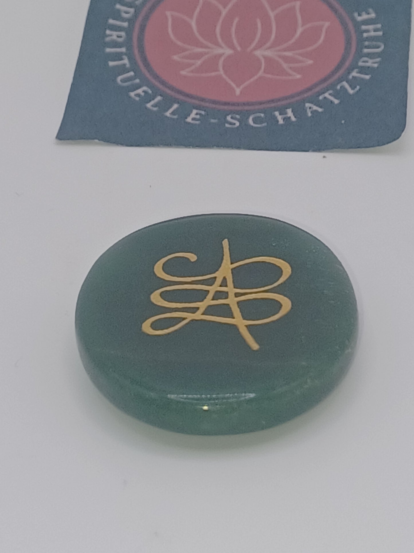 Engelstein grüne Jade Schutz, Harmonie, Fülle.. L: ca. 4 cm B: ca.3cm