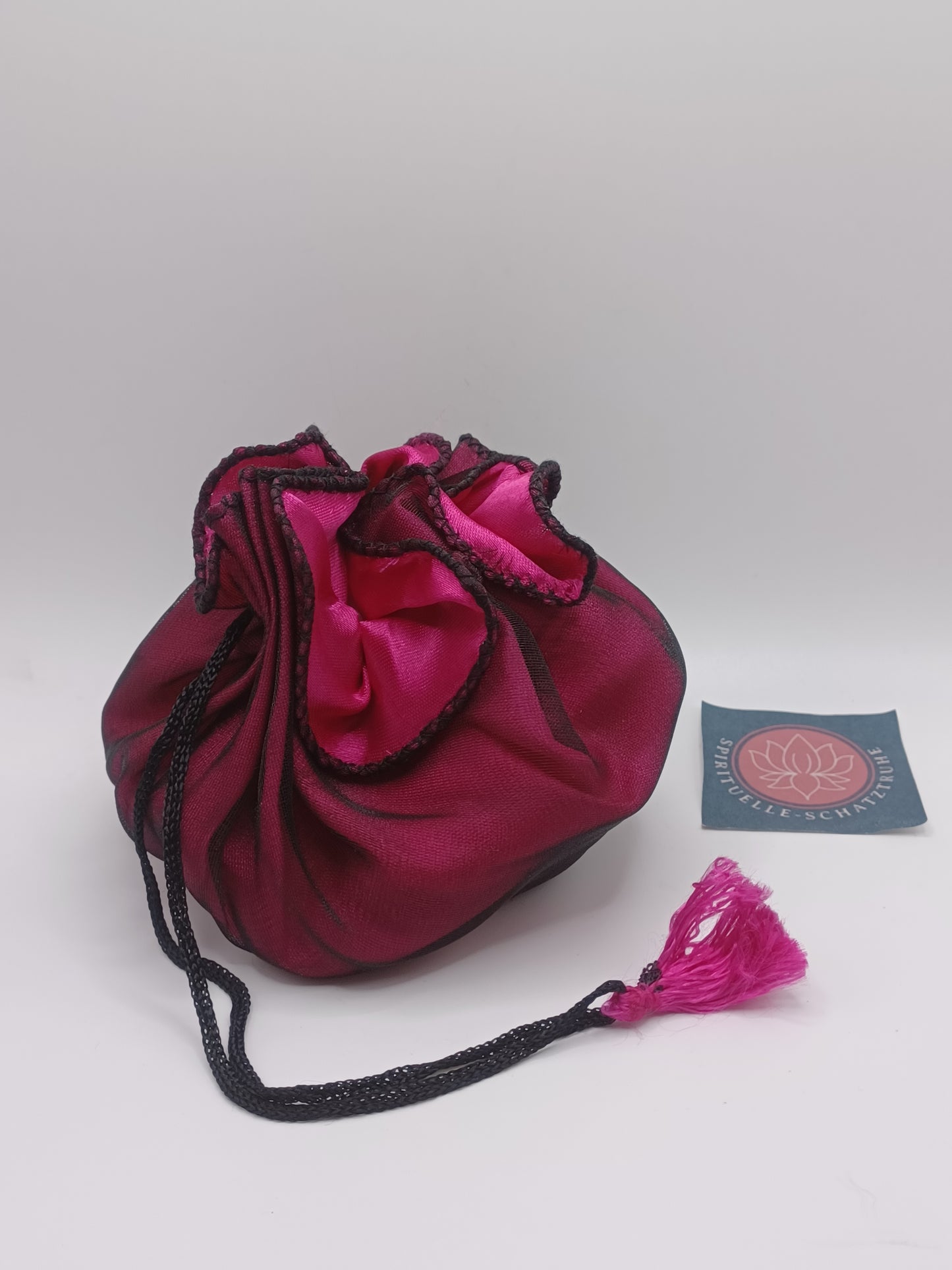 3 x Rose Beutel schwarz / fuchsia innen: Satinstoff aussen: Organza Durchm: 13cm