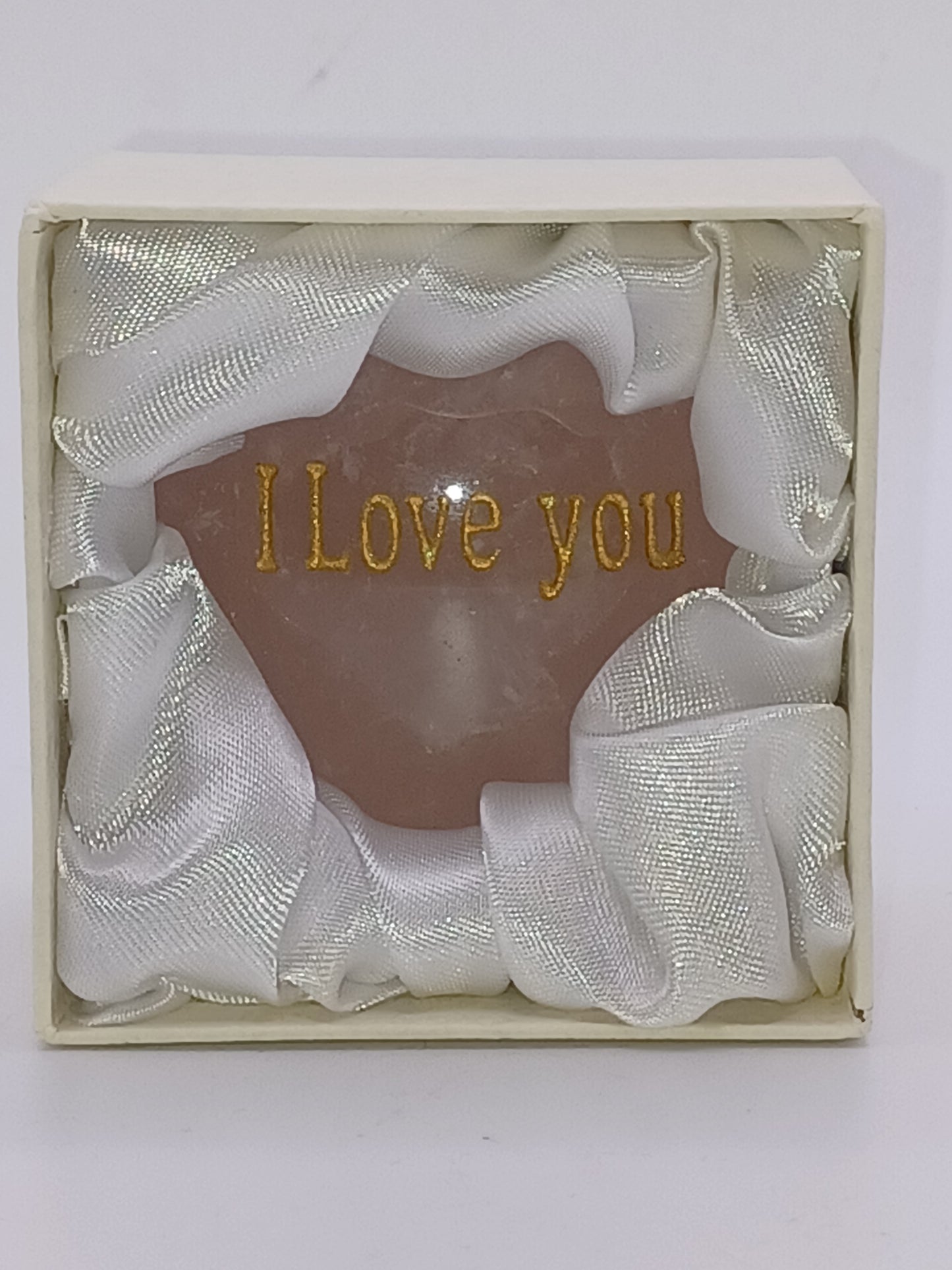 Herz mit goldener Gravur "I love you" aus Rosenquarz in Geschenkschachtel
