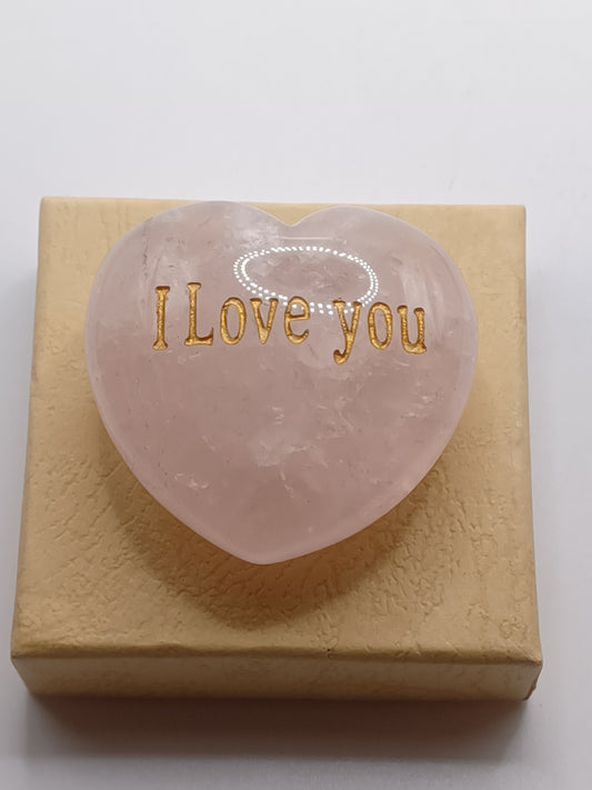 Herz mit goldener Gravur "I love you" aus Rosenquarz in Geschenkschachtel